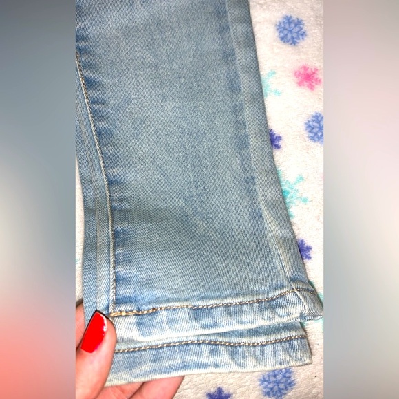 Distressed High Waist Jeans - Picture 7 of 7